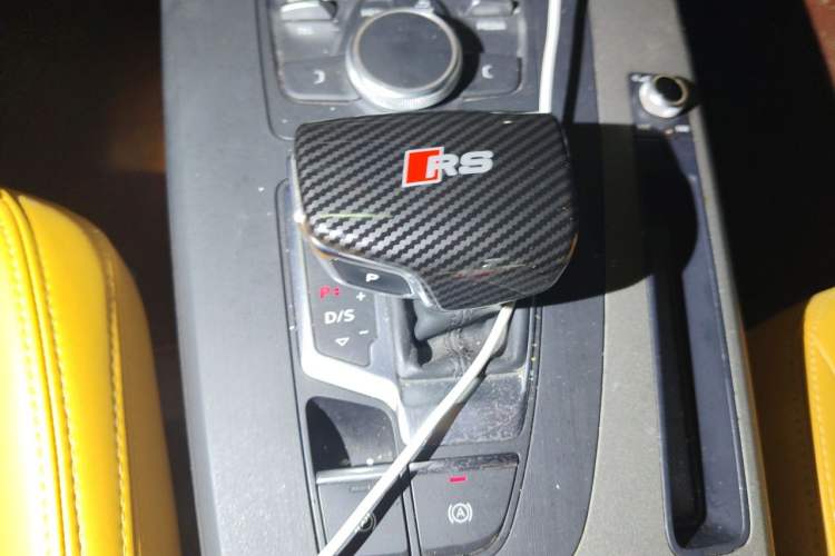 Used Audi Q5L 2018 40 TFSI Prestige Edition China VI Emission Standard Gear Lever