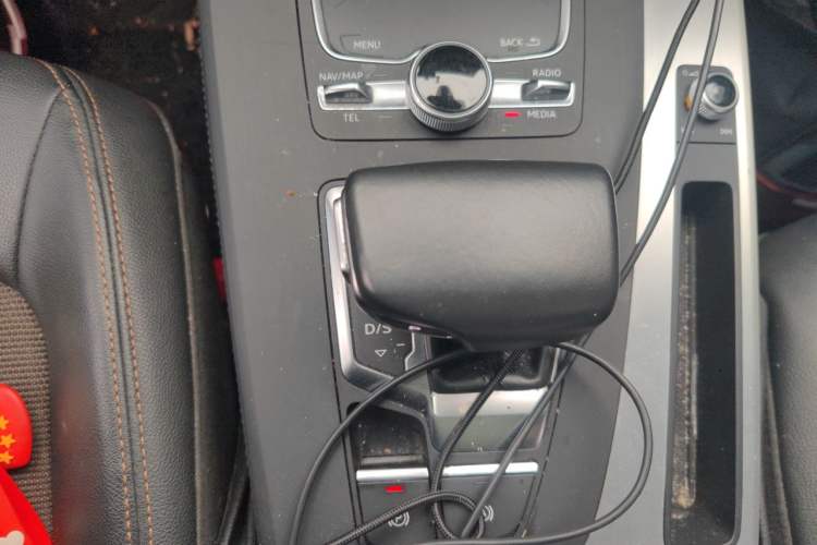 Used Audi Q5L 2018 40 TFSI Prestige Fashion Edition China VI Gear Lever