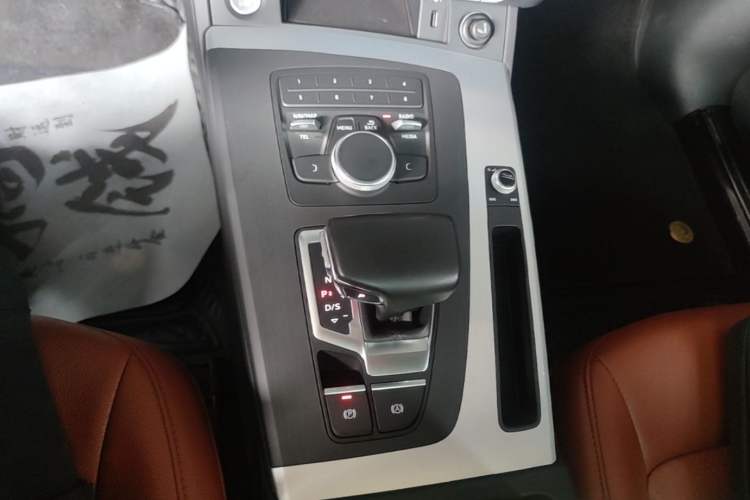 Used Audi Q5L 2018 40 TFSI Prestige Edition China V Gear Lever