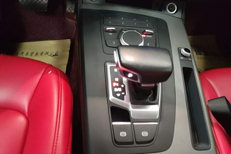 Used Audi Q5L 2018 40 TFSI Prestige Edition China V Gear Lever