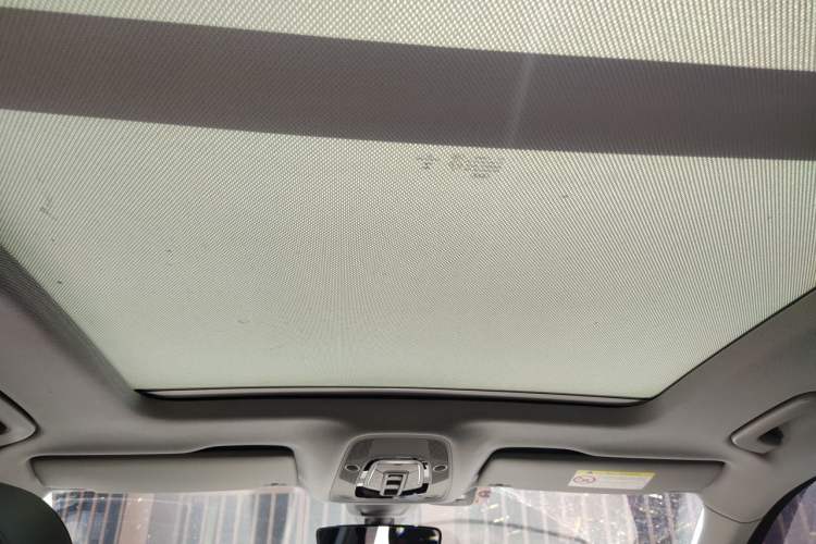 Used Audi Q5L 2018 40 TFSI Prestige Fashion Edition China VI Headliner