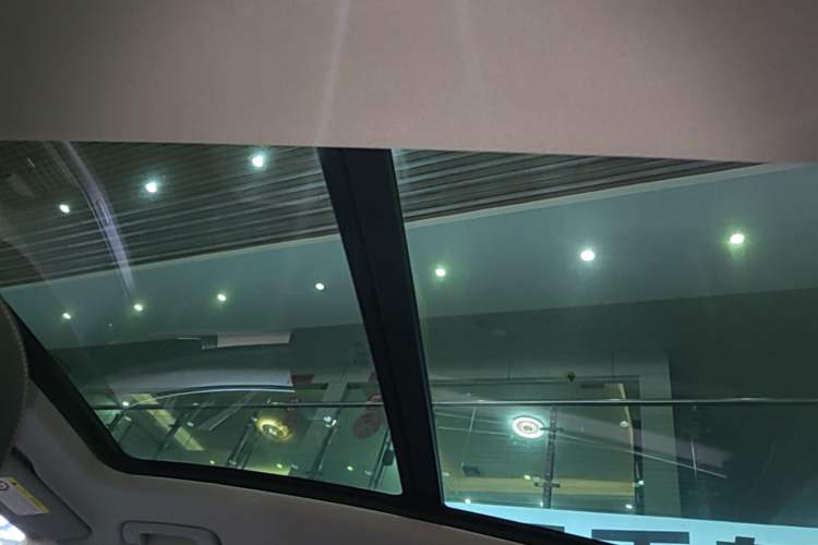 Used Audi Q5L 2018 40 TFSI Prestige Fashion Edition China VI Headliner
