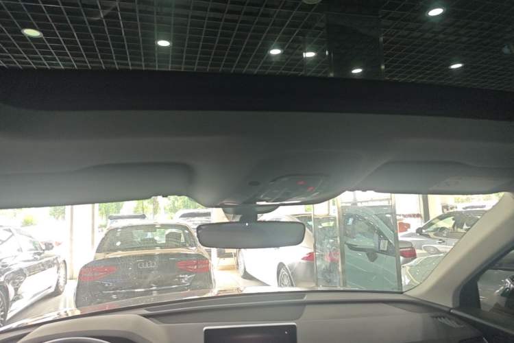 Used Audi Q5L 2018 40 TFSI Prestige Fashion Edition China VI Headliner