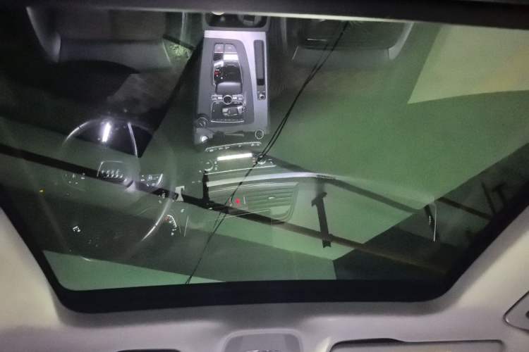 Used Audi Q5L 2018 45 TFSI Prestige Fashion Edition China VI Emission Standard Headliner