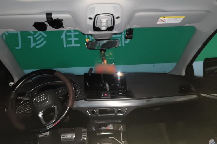 Used Audi Q5L 2018 40 TFSI Prestige Fashion Edition China VI Headliner