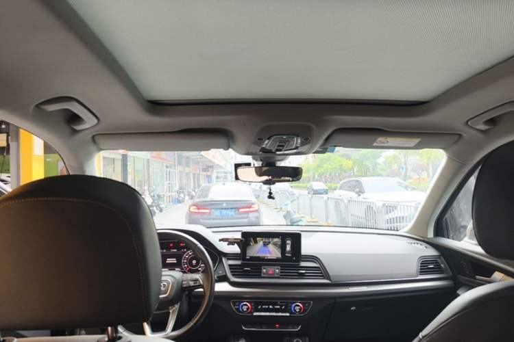 Used Audi Q5L 2018 45 TFSI Prestige Fashion Edition China VI Emission Standard Headliner