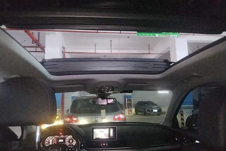 Used Audi Q5L 2018 40 TFSI Prestige Fashion Edition China VI Headliner