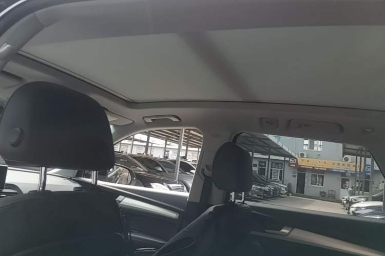 Used Audi Q5L 2018 40 TFSI Prestige Fashion Edition China VI Headliner