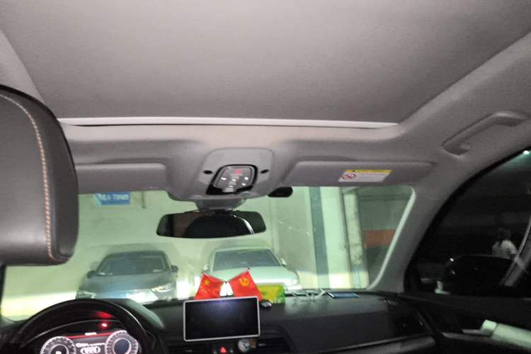Used Audi Q5L 2018 40 TFSI Prestige Fashion Edition China VI Headliner