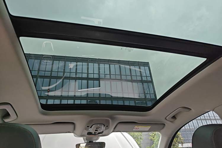 Used Audi Q5L 2018 40 TFSI Prestige Fashion Edition China VI Headliner