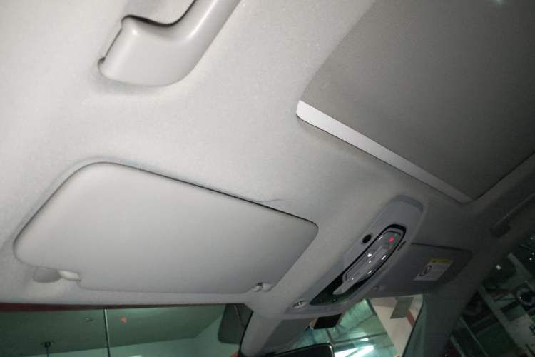 Used Audi Q5L 2018 40 TFSI Prestige Fashion Edition China VI Headliner