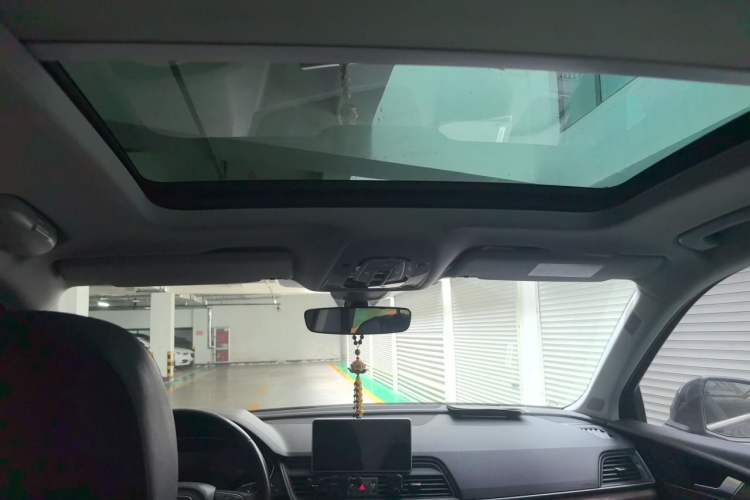 Used Audi Q5L 2018 45 TFSI Prestige Luxury Sport Model China VI Emission Standard Headliner