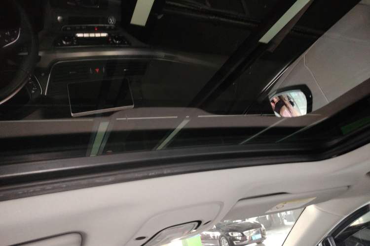 Used Audi Q5L 2018 40 TFSI Prestige Fashion Edition China VI Headliner
