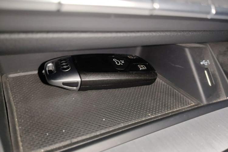 Used Audi Q5L 2018 40 TFSI Prestige Fashion Edition China VI Interior 1