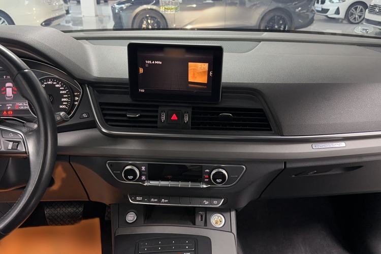 Used Audi Q5L 2018 40 TFSI Prestige Edition China V Interior 11