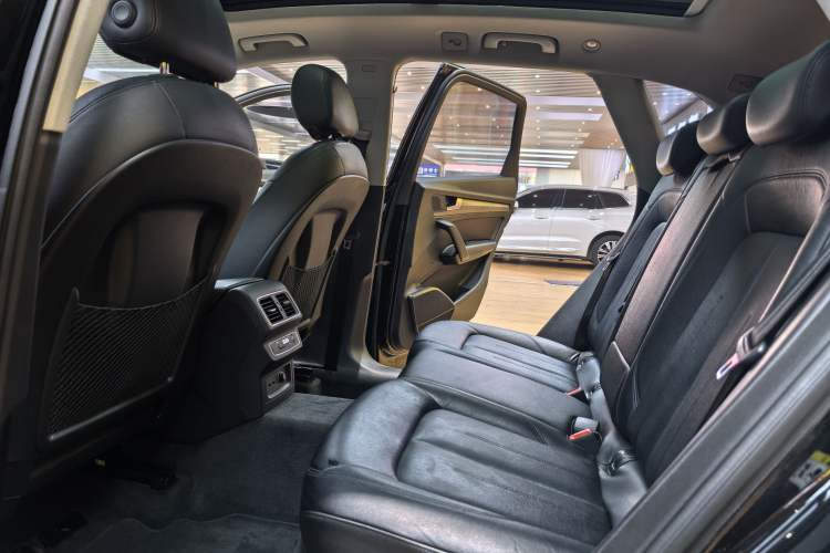 Used Audi Q5L 2018 40 TFSI Prestige Edition China VI Emission Standard Interior 2