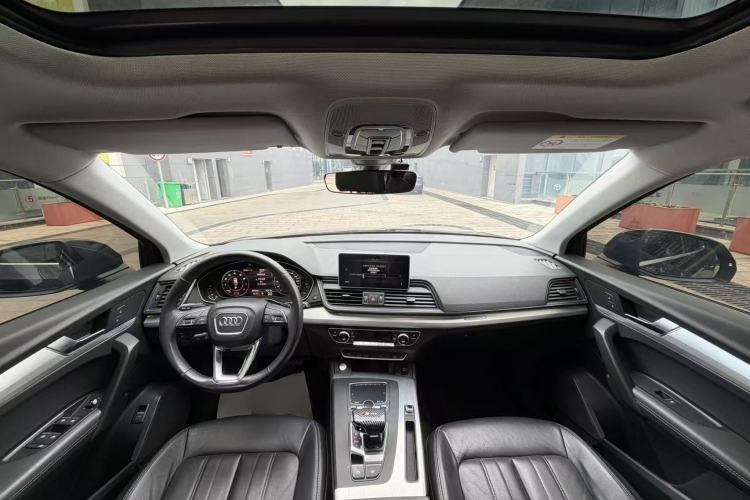 Used Audi Q5L 2018 40 TFSI Prestige Fashion Edition China VI Interior 2