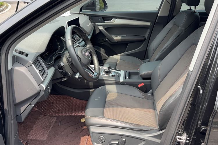 Used Audi Q5L 2018 40 TFSI Prestige Fashion Edition China VI Interior 3