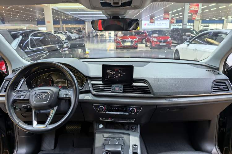 Used Audi Q5L 2018 40 TFSI Prestige Edition China VI Emission Standard Interior 3