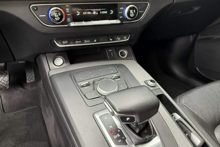 Used Audi Q5L 2018 40 TFSI Prestige Edition China V Interior 3