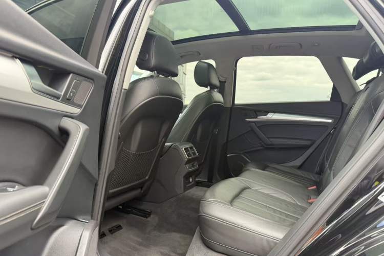 Used Audi Q5L 2018 40 TFSI Prestige Fashion Edition China VI Interior 3