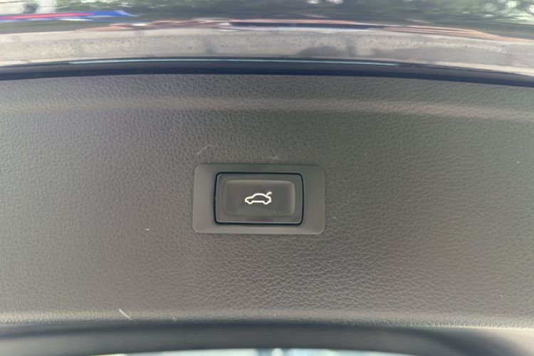Used Audi Q5L 2018 45 TFSI Prestige Fashion Edition China VI Emission Standard Interior 4