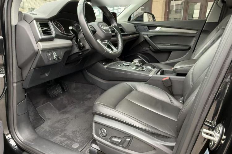 Used Audi Q5L 2018 40 TFSI Prestige Edition China V Interior 4