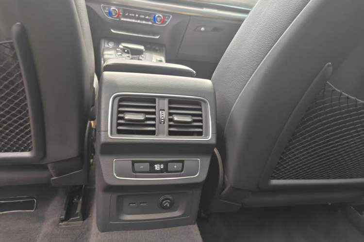 Used Audi Q5L 2018 45 TFSI Prestige Fashion Edition China VI Emission Standard Interior 5