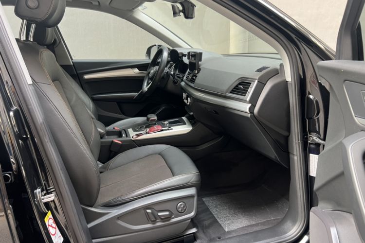 Used Audi Q5L 2018 40 TFSI Prestige Fashion Edition China VI Interior 5