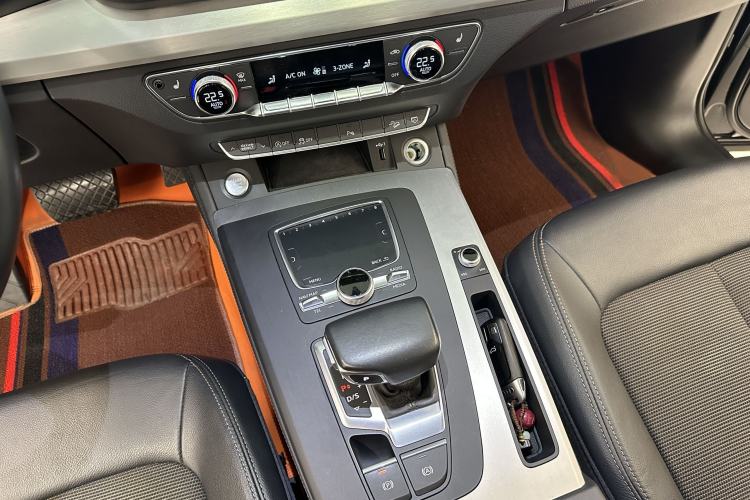 Used Audi Q5L 2018 40 TFSI Prestige Fashion Edition China V Interior 7
