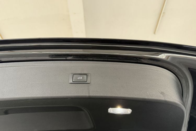 Used Audi Q5L 2018 40 TFSI Prestige Fashion Edition China VI Interior 9