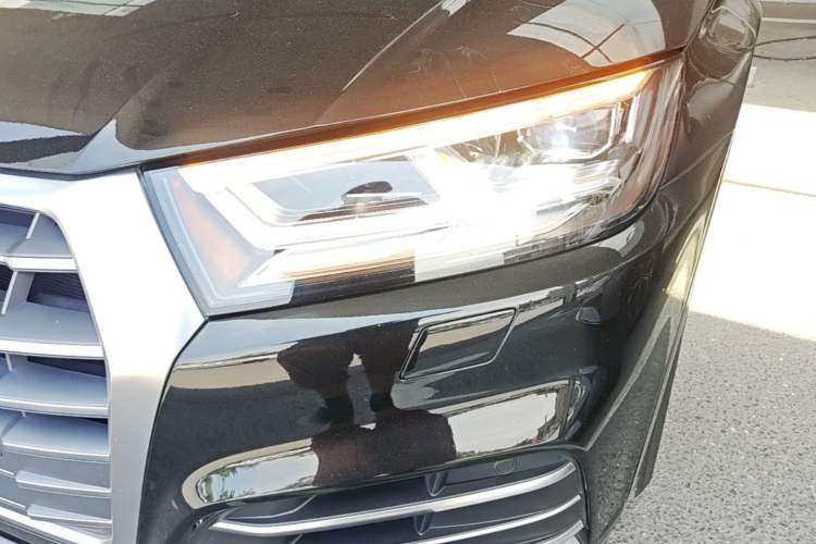 Used Audi Q5L 2018 40 TFSI Prestige Fashion Edition China VI Left Front Headlight