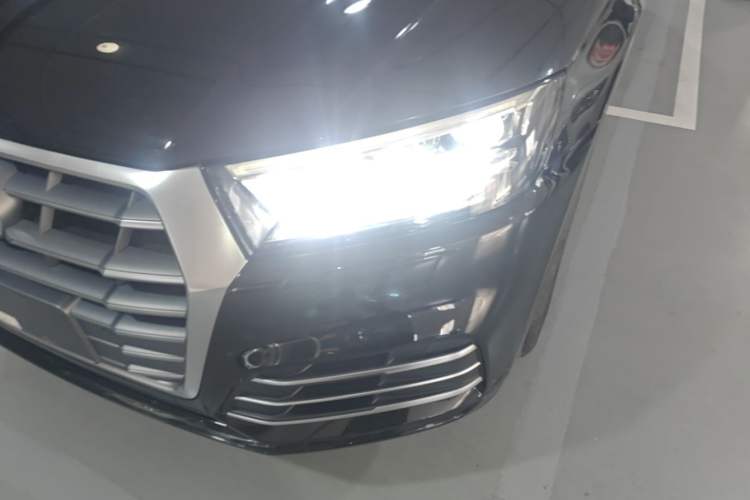 Used Audi Q5L 2018 40 TFSI Prestige Fashion Edition China VI Left Front Headlight