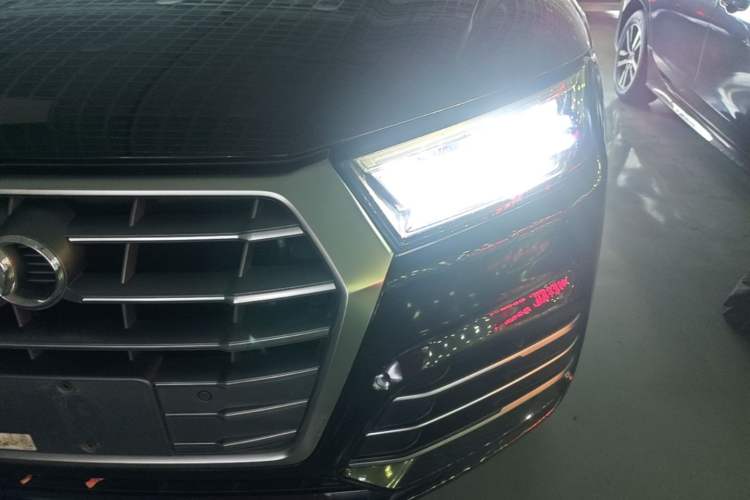 Used Audi Q5L 2018 40 TFSI Prestige Fashion Edition China VI Left Front Headlight