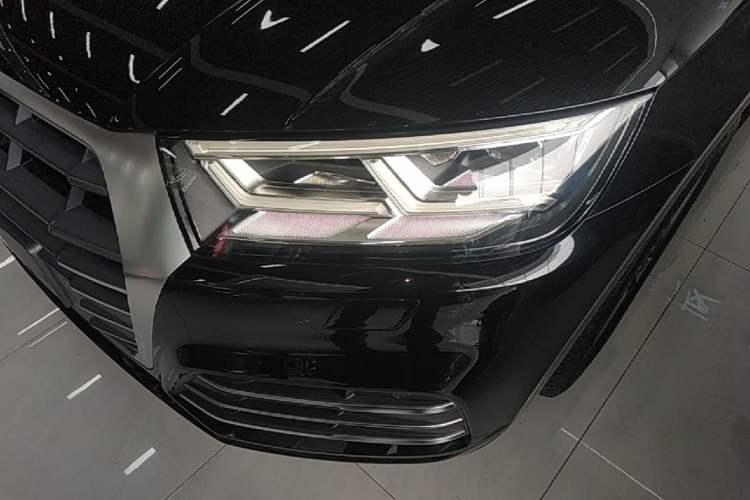 Used Audi Q5L 2018 40 TFSI Prestige Fashion Edition China VI Left Front Headlight