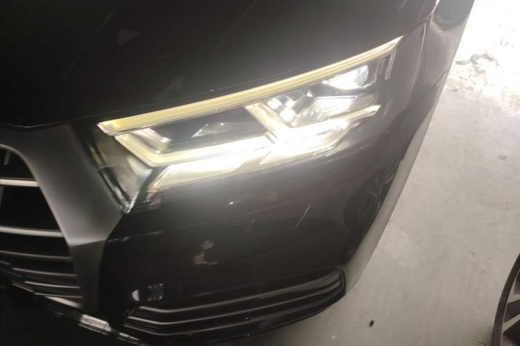 Used Audi Q5L 2018 40 TFSI Prestige Fashion Edition China VI Left Front Headlight