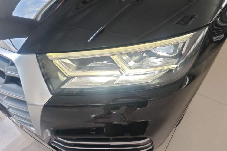 Used Audi Q5L 2018 40 TFSI Prestige Fashion Edition China VI Left Front Headlight