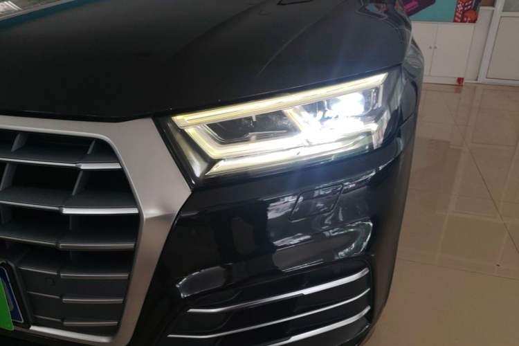 Used Audi Q5L 2018 40 TFSI Prestige Fashion Edition China VI Left Front Headlight