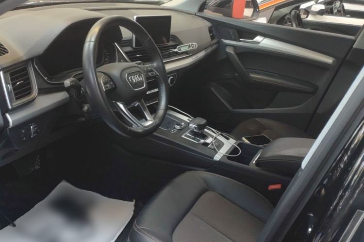 Used Audi Q5L 2018 40 TFSI Prestige Fashion Edition China VI Left Front Seat