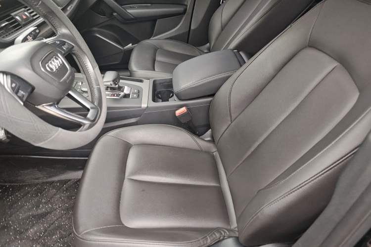 Used Audi Q5L 2018 40 TFSI Prestige Edition China VI Emission Standard Left Front Seat