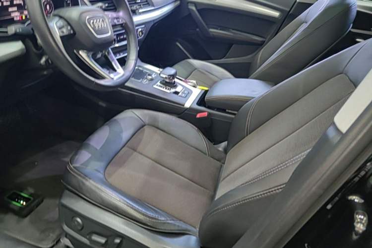 Used Audi Q5L 2018 40 TFSI Prestige Fashion Edition China VI Left Front Seat