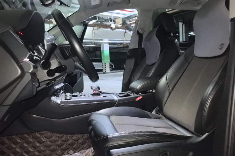 Used Audi Q5L 2018 45 TFSI Prestige Fashion Edition China VI Emission Standard Left Front Seat