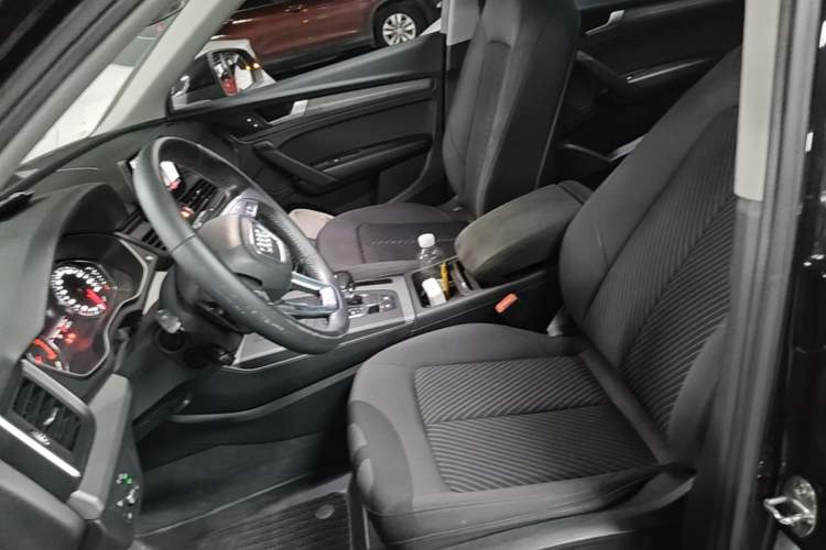 Used Audi Q5L 2018 40 TFSI Prestige Edition China V Left Front Seat