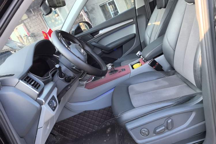 Used Audi Q5L 2018 45 TFSI Prestige Fashion Edition China VI Emission Standard Left Front Seat