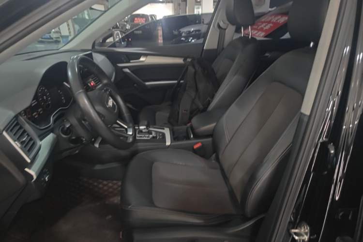 Used Audi Q5L 2018 40 TFSI Prestige Fashion Edition China VI Left Front Seat