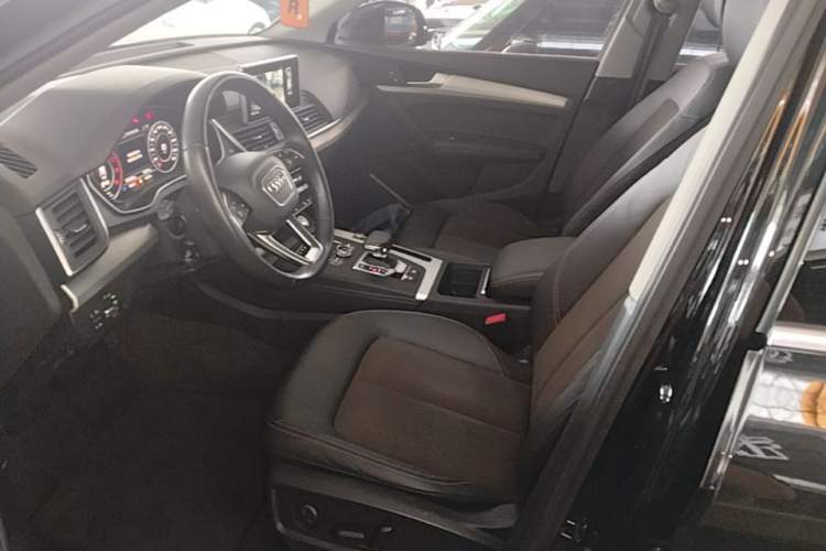 Used Audi Q5L 2018 40 TFSI Prestige Fashion Edition China VI Left Front Seat