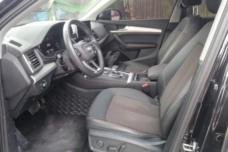 Used Audi Q5L 2018 40 TFSI Prestige Fashion Edition China VI Left Front Seat