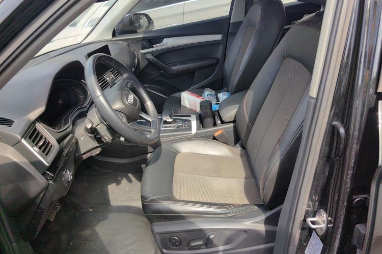 Used Audi Q5L 2018 40 TFSI Prestige Fashion Edition China VI Left Front Seat