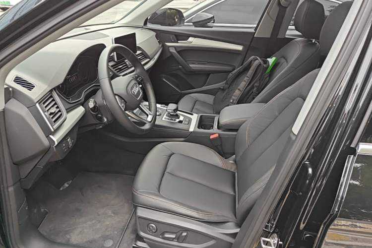 Used Audi Q5L 2018 40 TFSI Prestige Fashion Edition China VI Left Front Seat