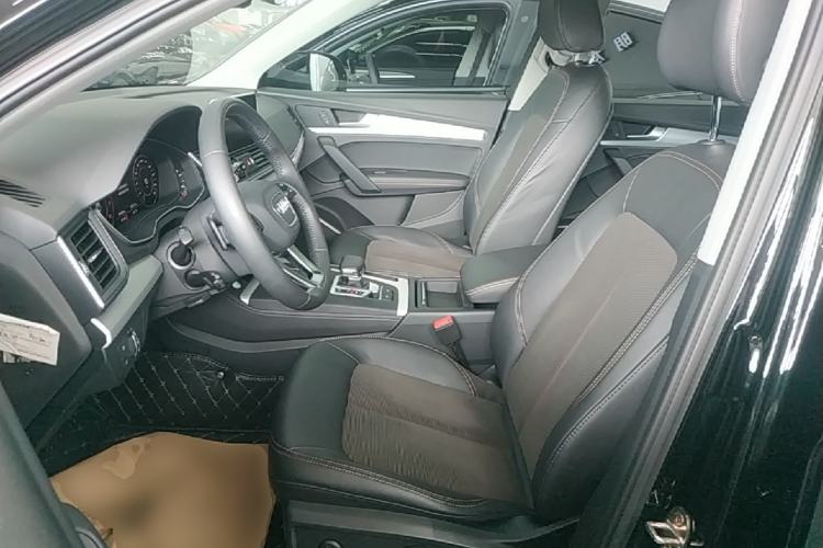 Used Audi Q5L 2018 40 TFSI Prestige Fashion Edition China VI Left Front Seat
